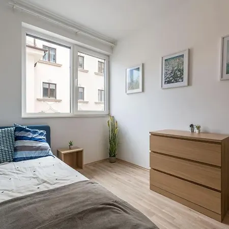 Appartement Big With Garage & Balcony & Ac & Lift