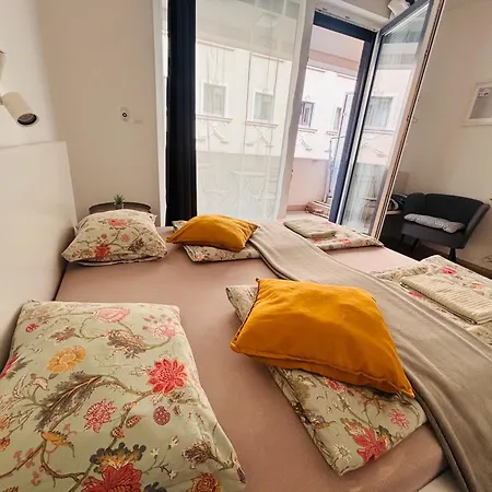 Apartment Big With Garage & Balcony & Ac & Lift Budapest
