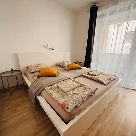 Apartment Big With Garage & Balcony & Ac & Lift