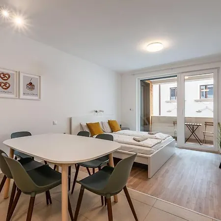 Big With Garage & Balcony & Ac & Lift * Budapeszt
