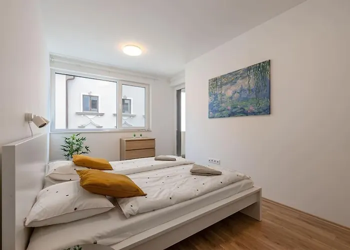 Apartament Big With Garage & Balcony & Ac & Lift